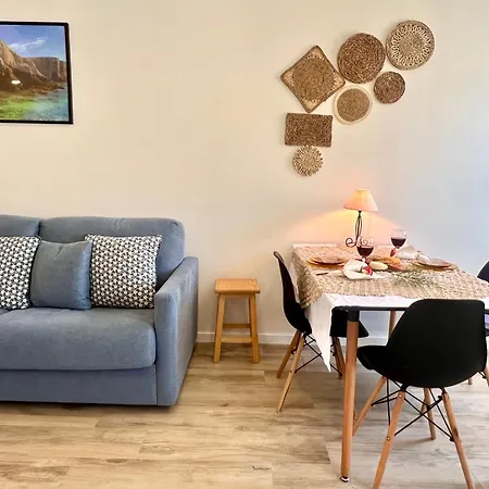 Cor De Mar • Patio • 2 Quartos • Centro Historico *