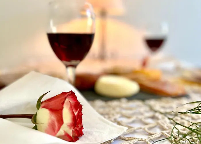 Cor De Mar • Patio • 2 Quartos • Centro Historico